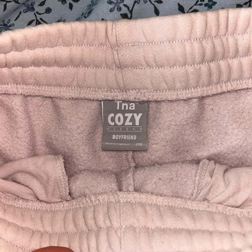 Aritzia Cozy Sweatfleece Boyfriend Short - Picture 5 of 5